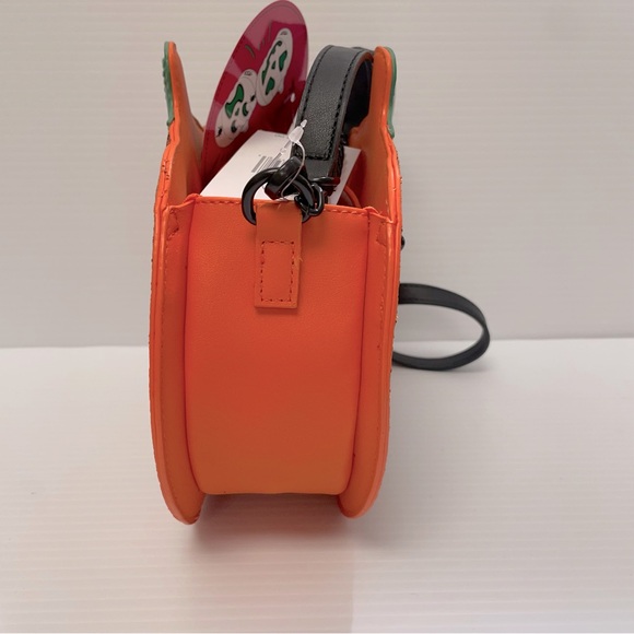 NWT Betsey Johnson Glow In The Dark Halloween Pumpkin Purse - Picture 8 of 14